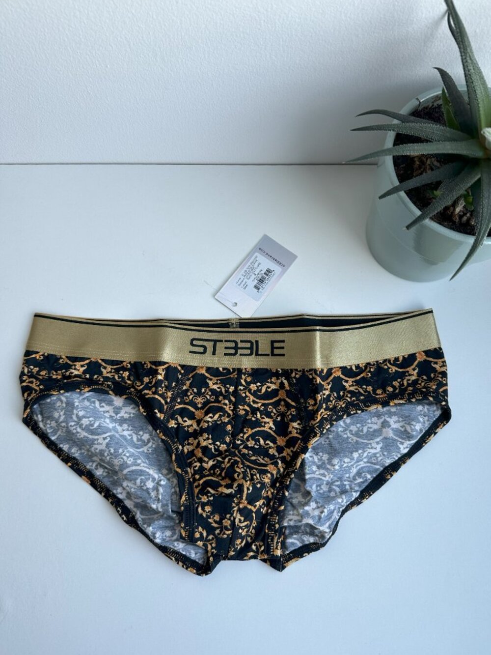 ST33LE - Black Gold Filigree Recycled Polyester Low-rise Brief (M) - Picture 3 of 8